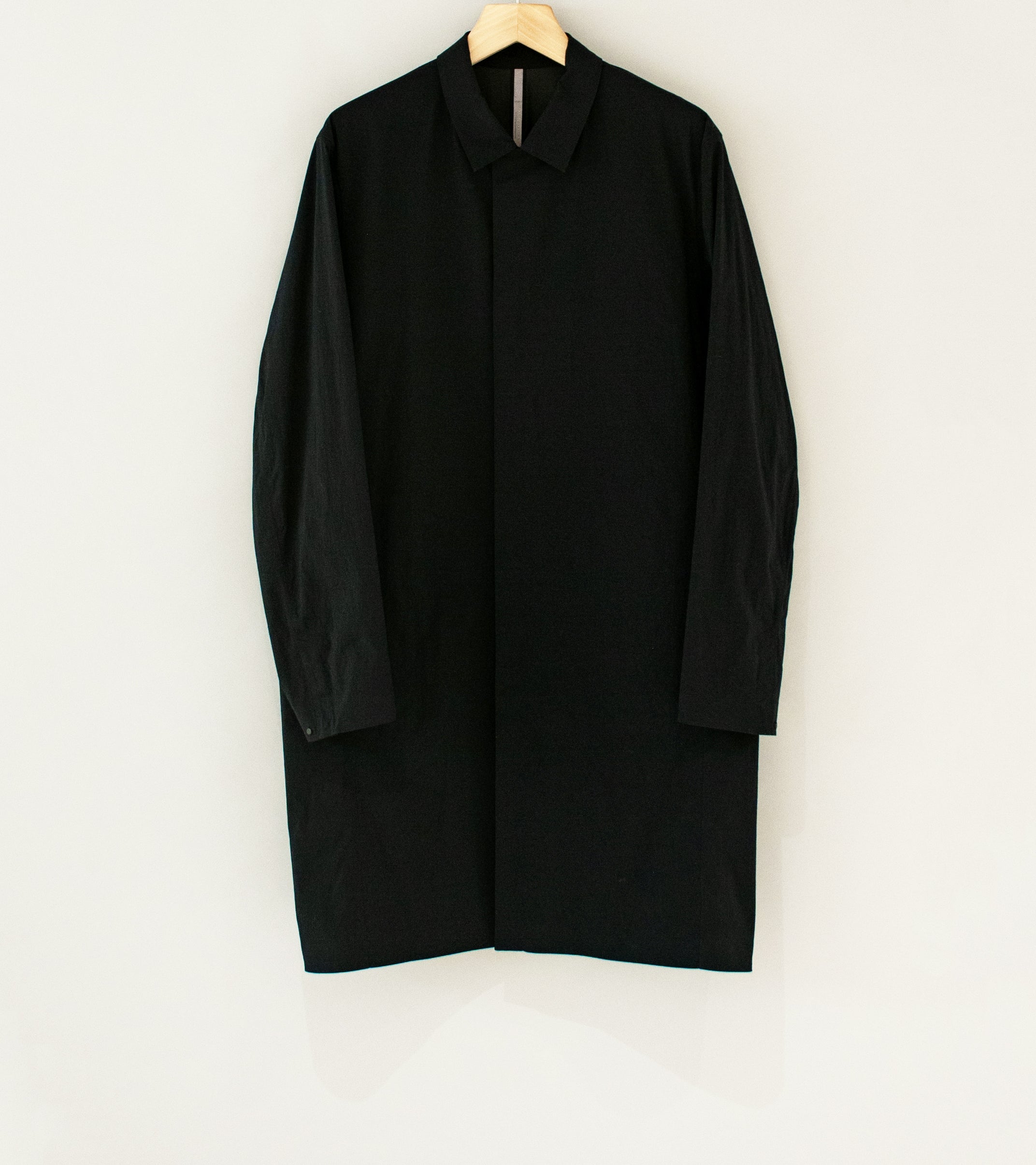 Veilance 'Incenter Coat' (Black)