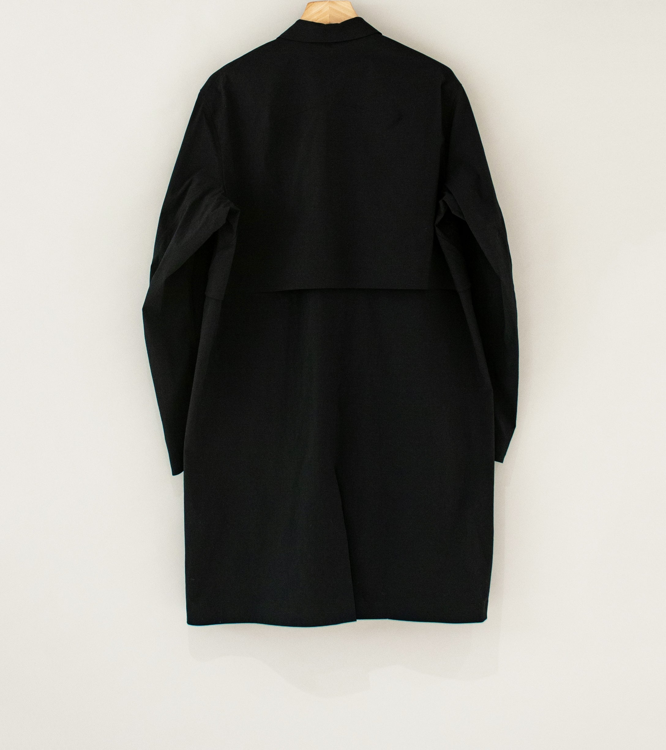 Veilance 'Incenter Coat' (Black)